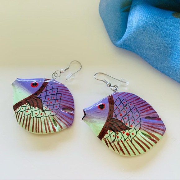 🛍️🛍️ Hand painted tropical fish earrings - Picture 1 of 4